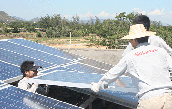海南首个农业太阳能扬水节水灌溉项目